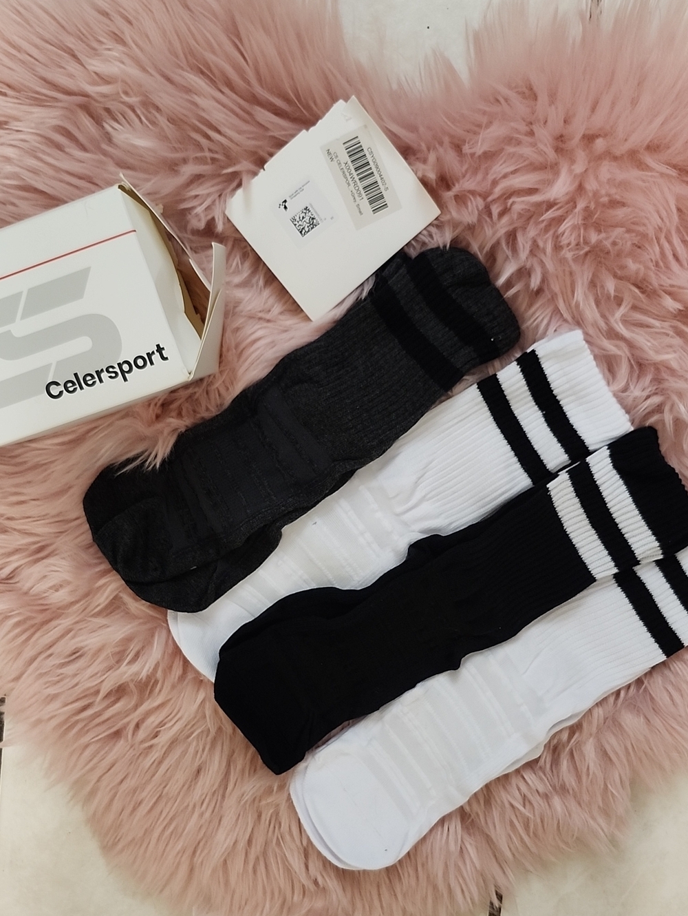 Brand New CELERSPORT 4 PACK WOMEN'S YOGA SOCKS-S